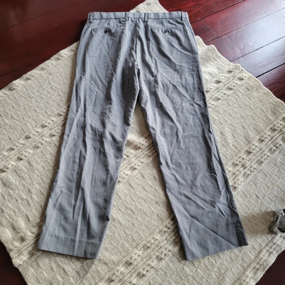 Banana Republic Modern Slim Fit 100% Wool Dress Pants size 36x30 Gray Plaid